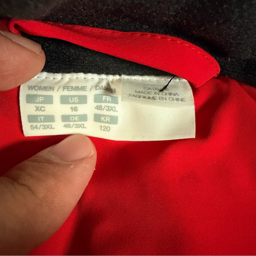 Descente Red Hooded Ski Jacket - Picture 5 of 10